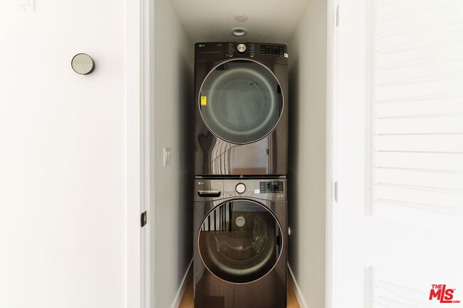 Building Photo - 6763 Lexington Ave