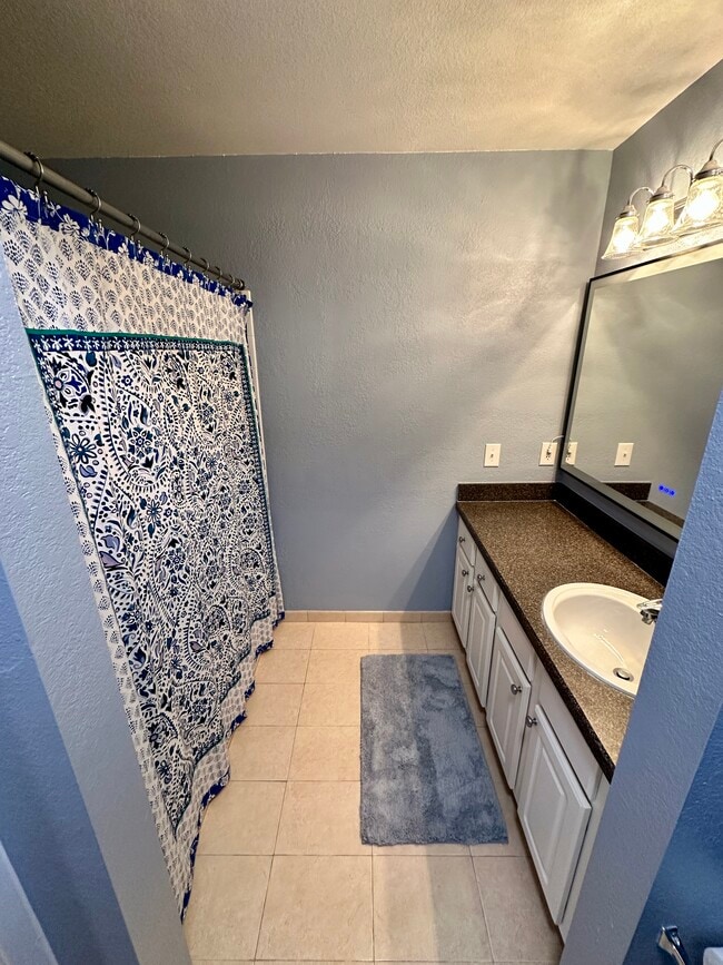 Building Photo - 13703 Richmond Park Dr N