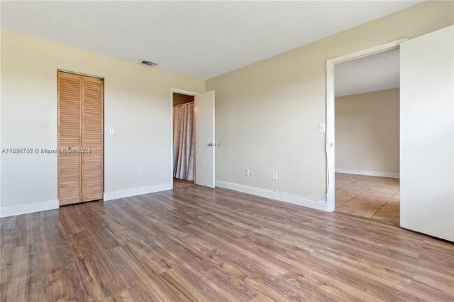 Building Photo - 880 NE 207th Terrace