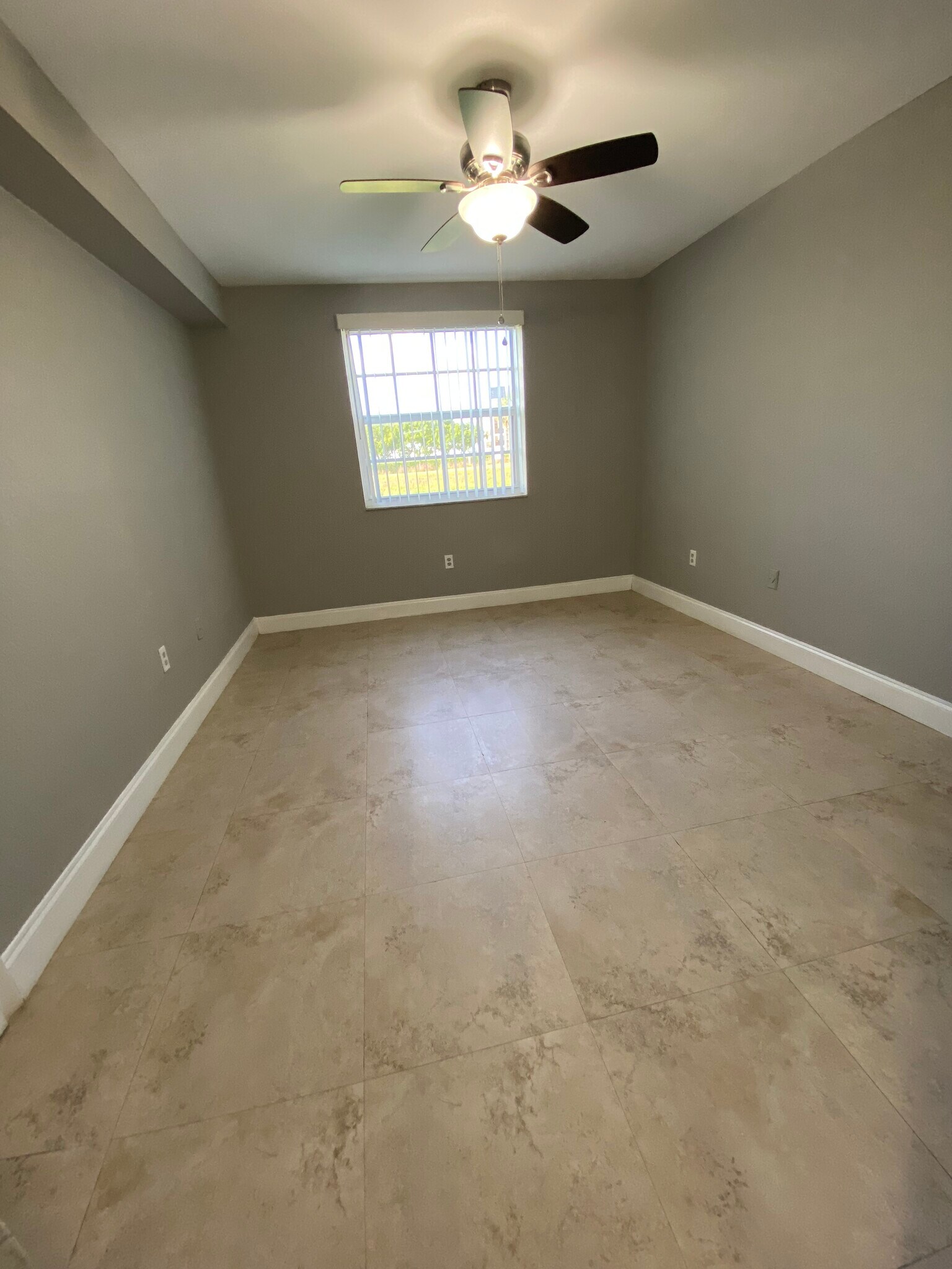 Building Photo - 2820 N Oakland Forest Dr