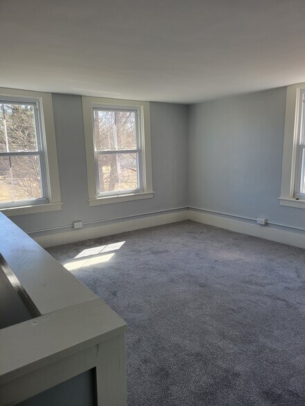 Building Photo - 106 Emerson Ave