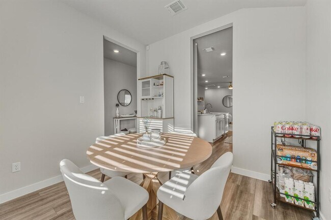 Building Photo - 1129 Tipton St