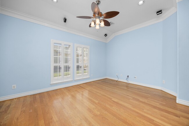 Building Photo - 3429 Clearview Cir