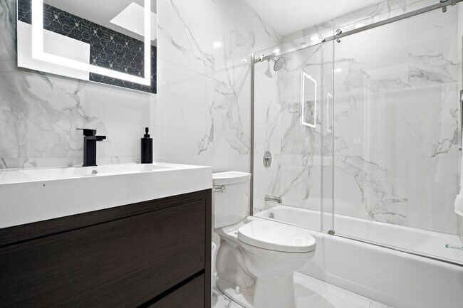 Building Photo - 10627 Ashton Ave