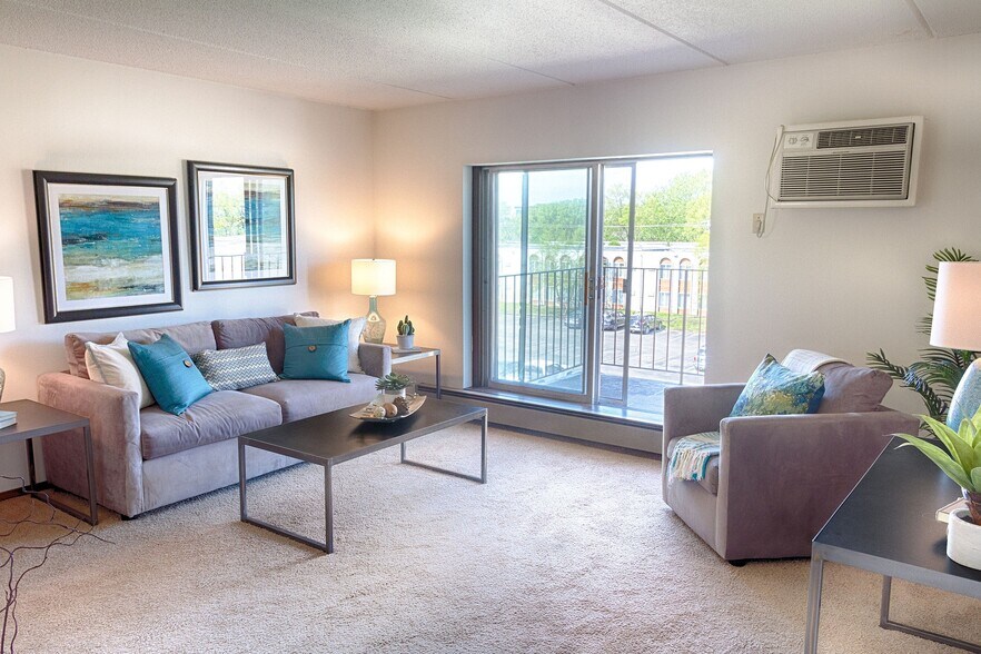 Interior Photo - ReNew Knollwood