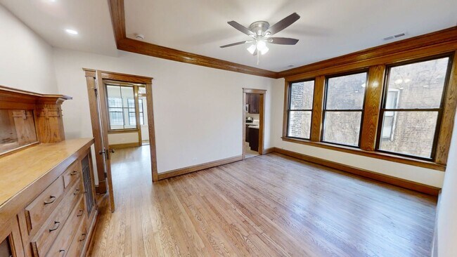 Building Photo - Lakeview Gem: 2 Bed, 1 Bath W/ In-Unit Laundry, D/W, Cent Air, Fireplace, Deck, Parking!