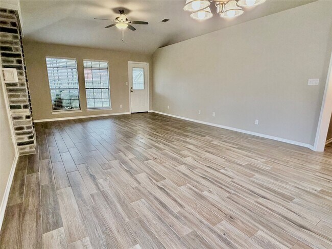 Building Photo - 2712 Monroe Ave