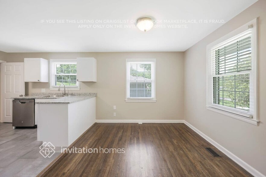 Building Photo - 605 Durrett Dr