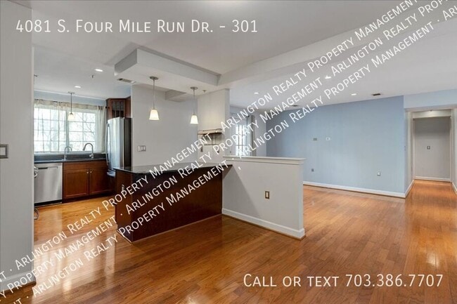 Building Photo - 4081 S Four Mile Run Dr