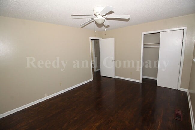 Building Photo - 4558 Almo Ave