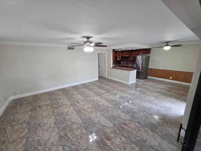 Primary Photo - 111 Lake Ave