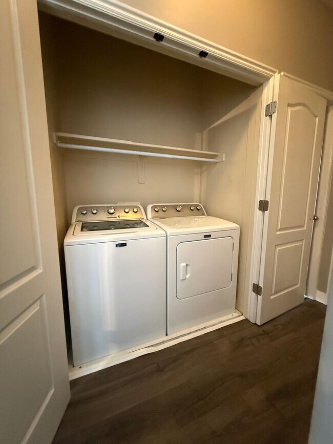 Building Photo - Beautifully Updated Foxboro Townhome – Steps from Nature Trails