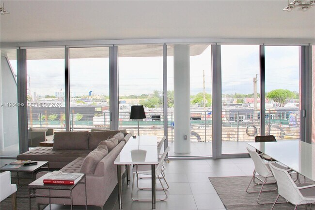 Building Photo - 250 NW 24th St