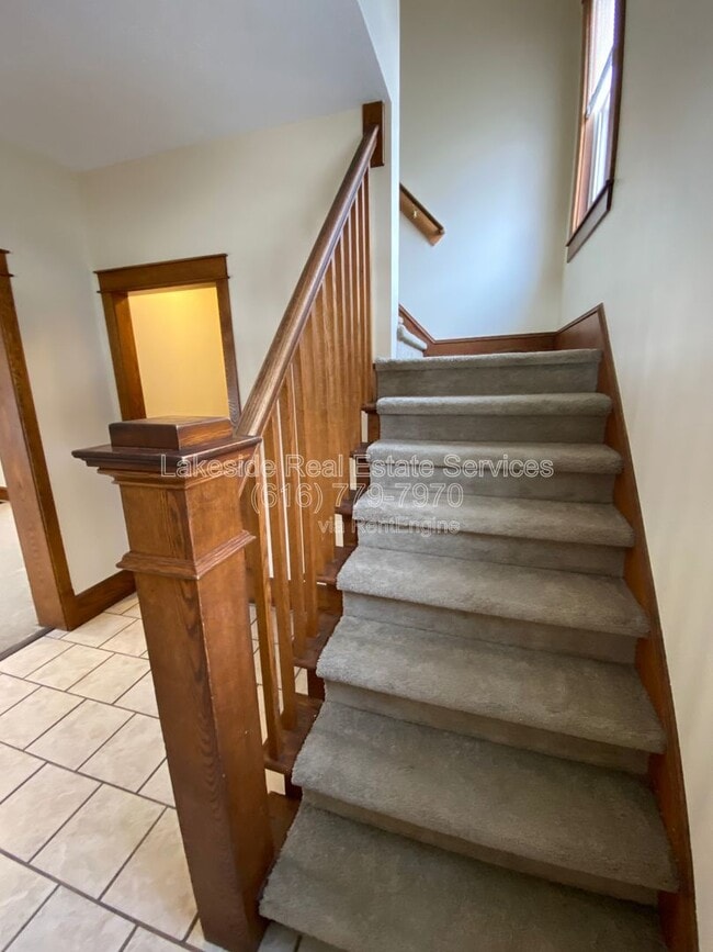 Building Photo - 750 Watkins St SE