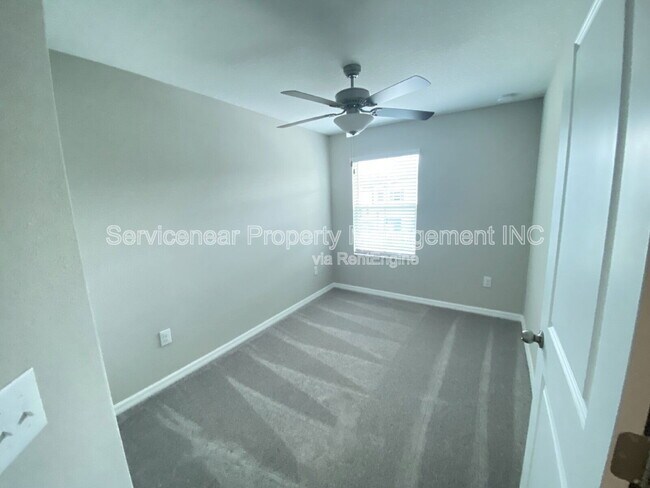 Building Photo - 11852 Dumaine Valley Rd
