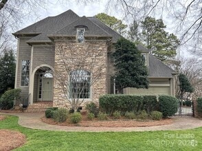 Building Photo - 2735 Sharon Rd
