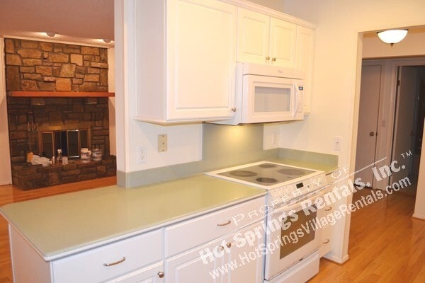 Building Photo - Cozy & Convenient | 2-Bedroom Home Near Ca...