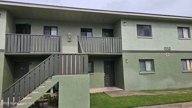 Building Photo - 1556 University Ln