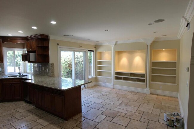 Building Photo - 15329 Bambi Ct