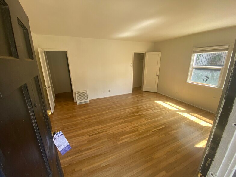 Primary Photo - 2462 S Centinela Ave