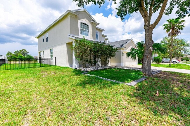 Building Photo - 4/3.5 in Wesley Chapel!