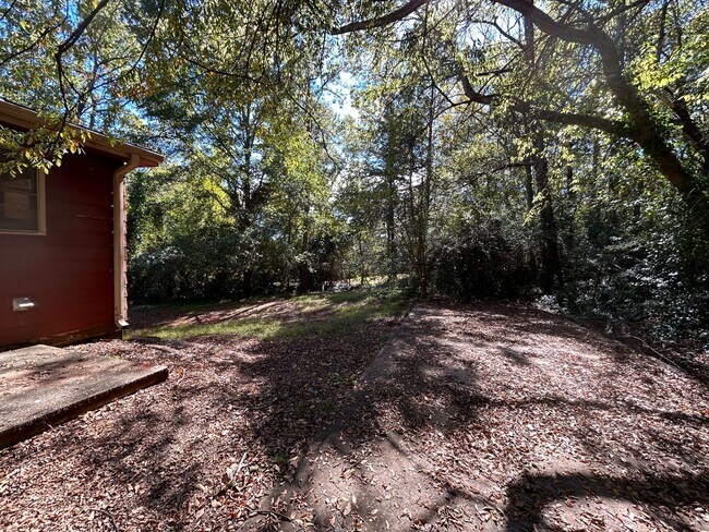 Building Photo - 5th- 308