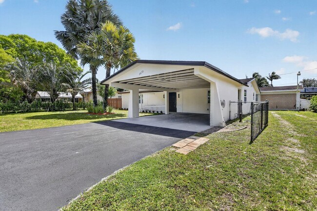 Building Photo - 2630 SW 49th Ct