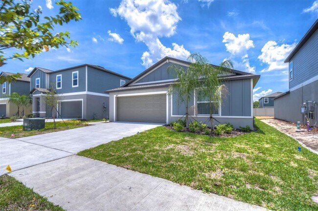 Building Photo - 8879 Little Bluestem Dr