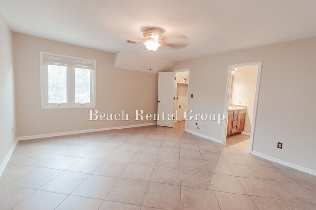Building Photo - End Unit Townhouse in Myrtle Beach