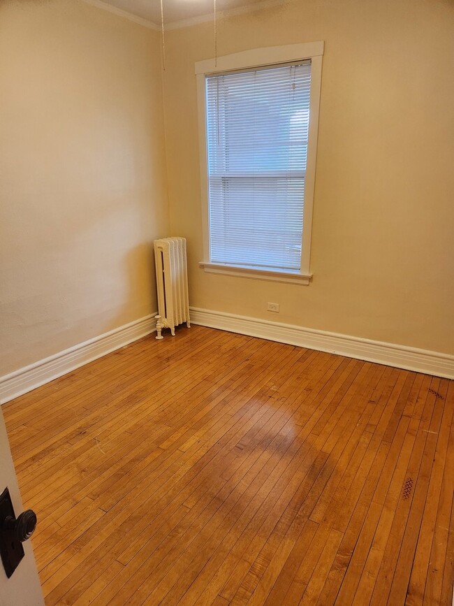 Building Photo - 5959 N Magnolia Ave