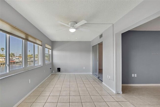 Building Photo - 4452 Garnet Dr
