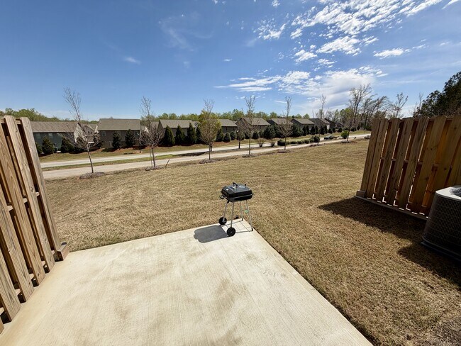 Building Photo - 261 Kenoot Dr