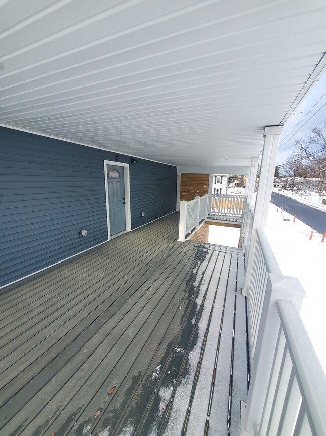 Second Floor Entrance/Deck - 34 River St