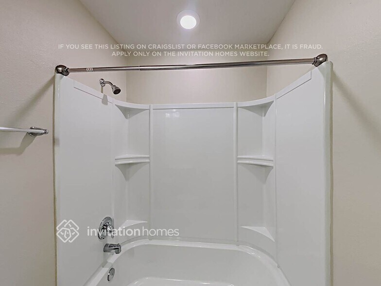 Building Photo - 7603 Pool Compass Loop