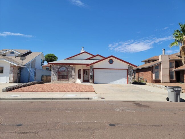 Building Photo - Ready to View!!