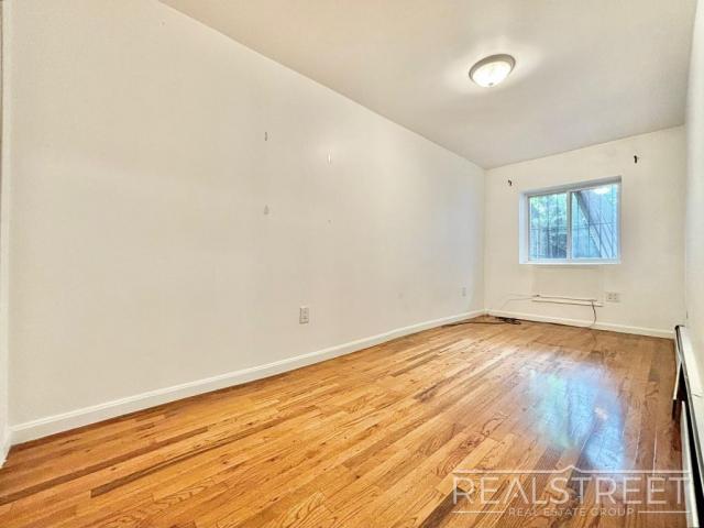 Building Photo - 3 bedroom in BROOKLYN NY 11221