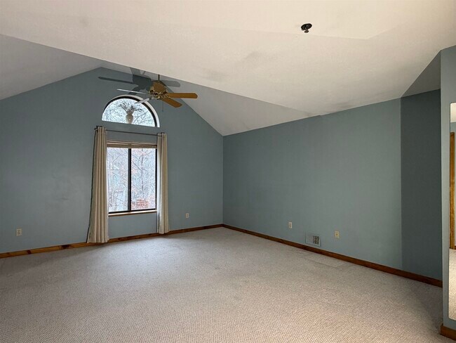 Building Photo - 17 Bayberry Dr