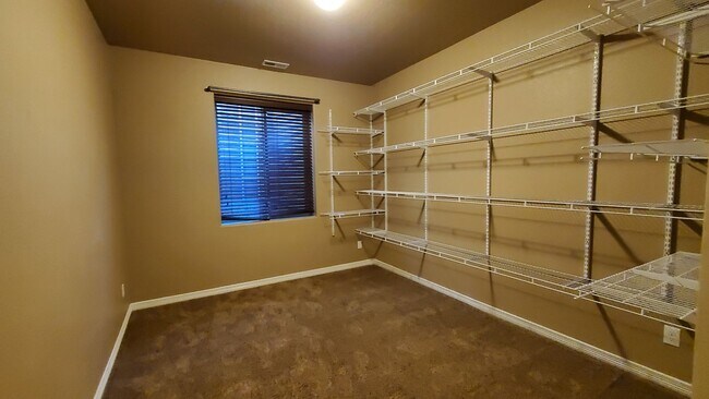 Building Photo - $2576, 5 Br/4 BA Stunning house for rent in Colorado Springs