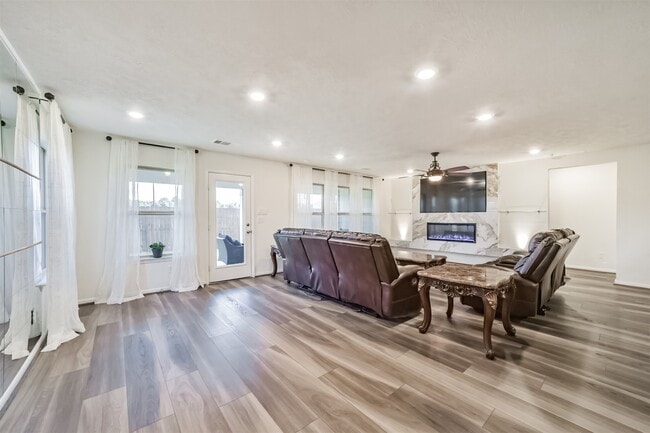 Building Photo - 25546 Kensington Lk Dr