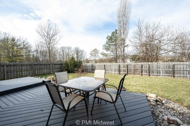 Building Photo - "Charming 3-Bed, 2-Bath Gem with 1323 Sq Ft of Comfort on Bitternut Drive!"