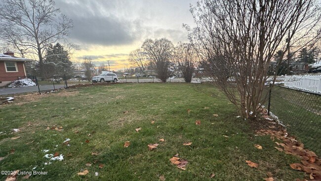 Building Photo - 6001 Applegate Ln