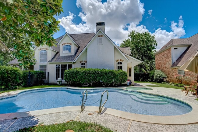 Building Photo - 2915 Monet Dr
