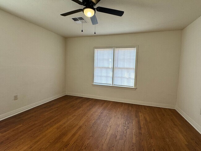 Building Photo - 506 NW Fort Sill Blvd