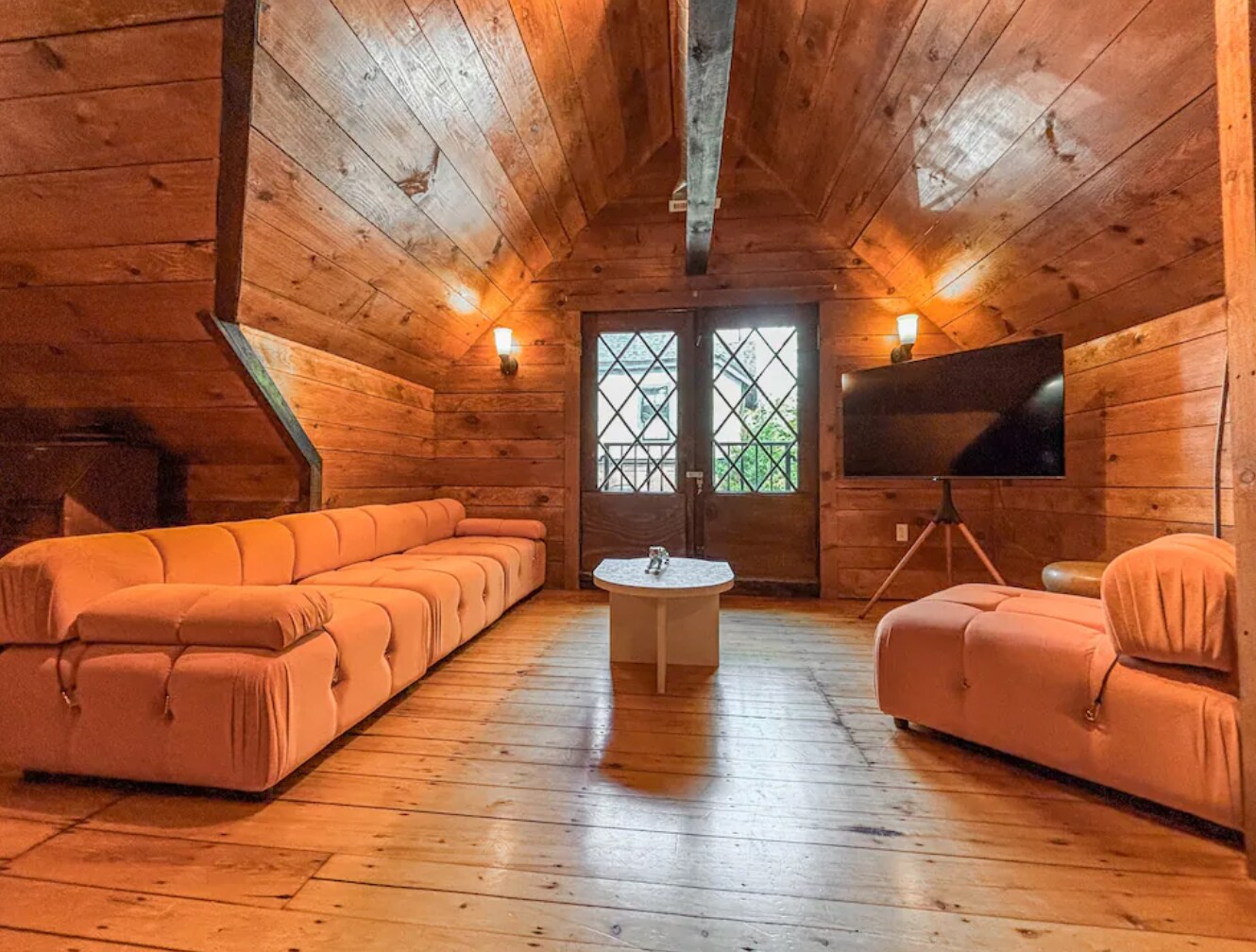 Building Photo - 50 Edgehill Rd