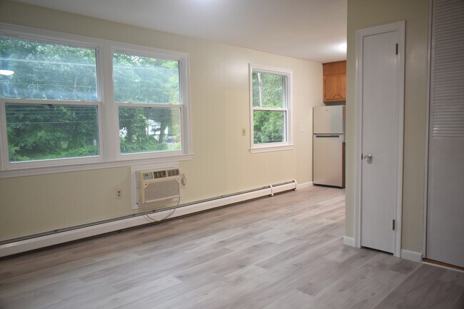 Building Photo - 1550 CT-12