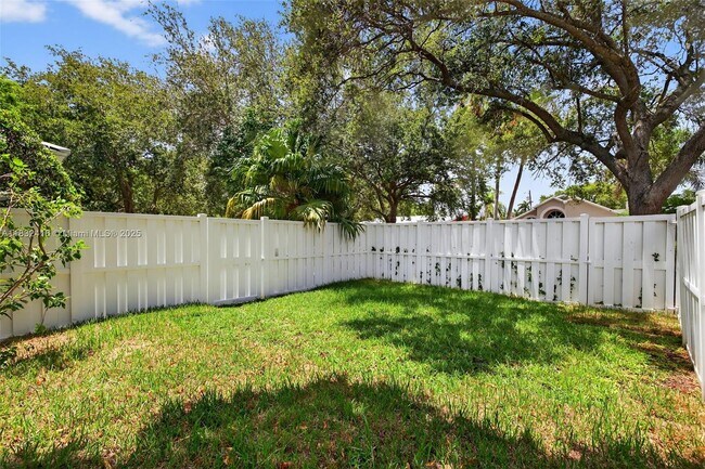 Building Photo - 608 SW 15th St