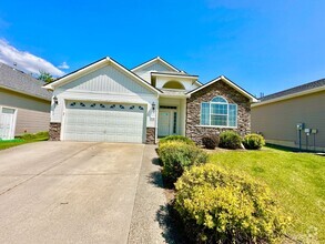 Building Photo - Newly Renovated Home on Prairie Falls Golf...