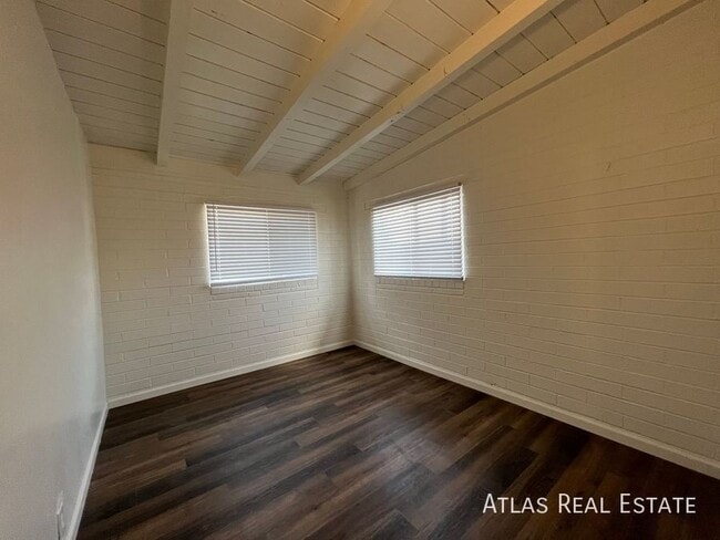 Building Photo - 26 E Glenn St