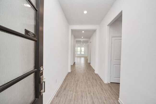 Building Photo - 17770 Misty Brk Ln
