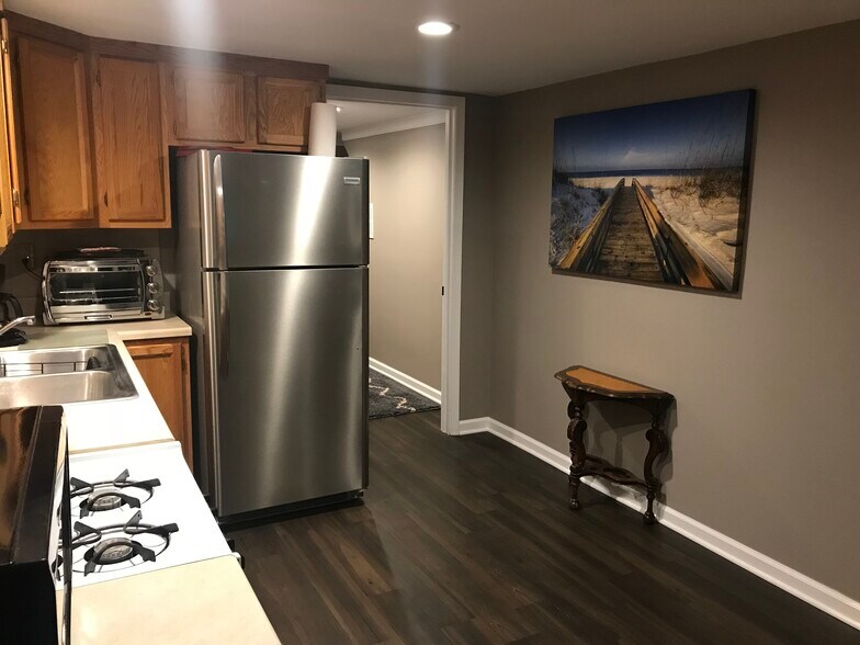 Building Photo - 1115 N Utah Ave